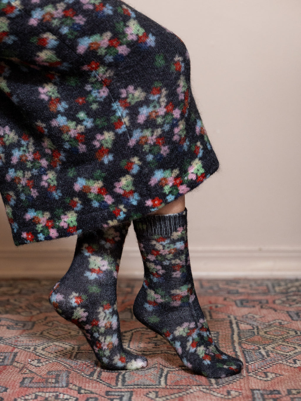 Small Flower Socks in Black