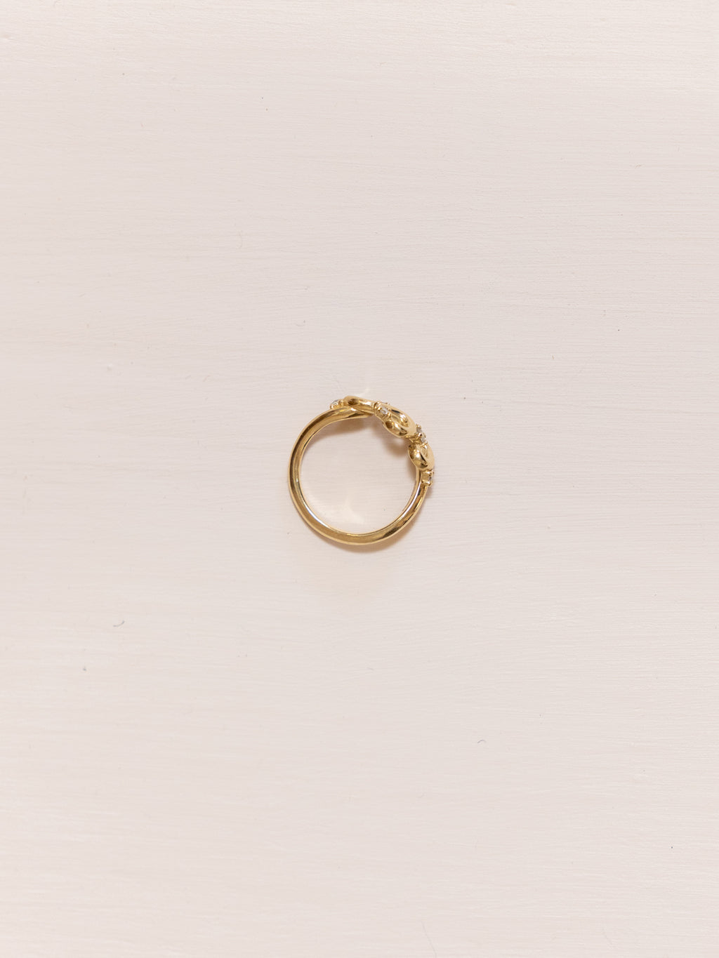 Loop Ring with Five Diamonds